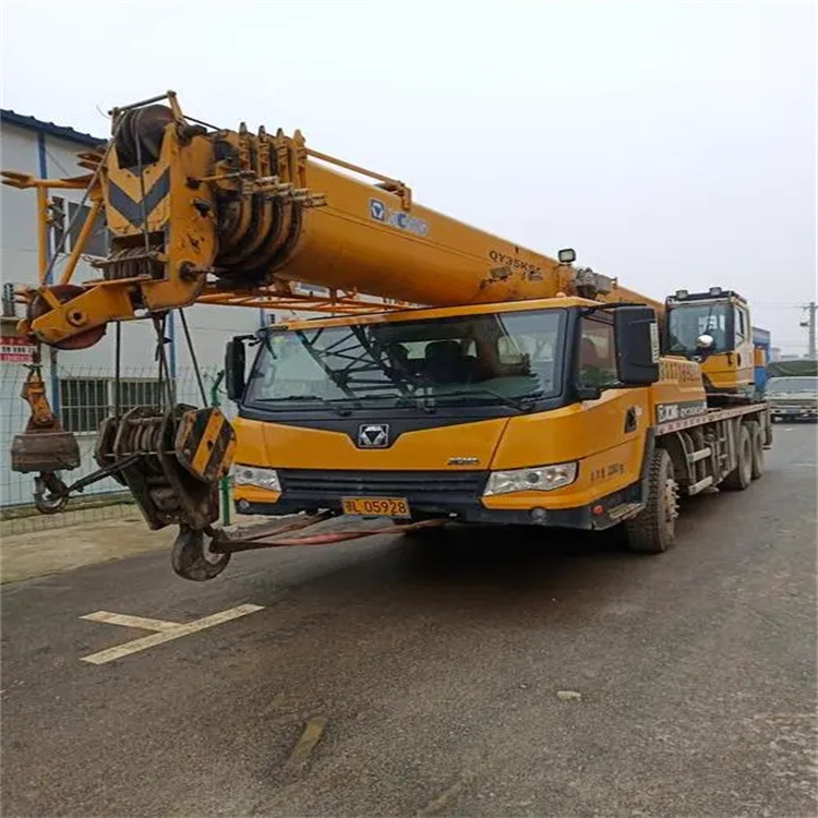 黄潭镇吊车出租保险：全面覆盖，安全无忧