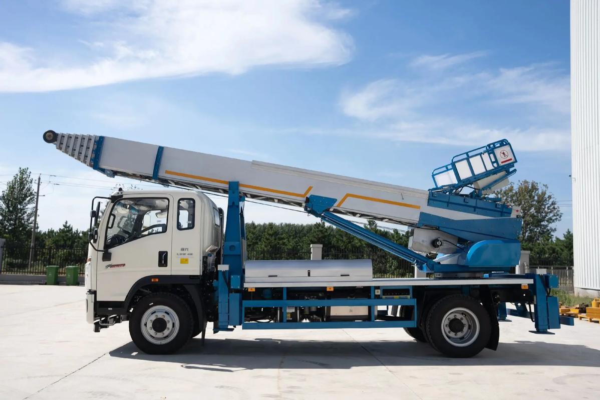 黄潭镇云梯上料车租赁费用