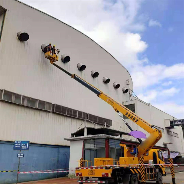 黄潭镇高空作业车出租服务：专业广告牌安装解决方案