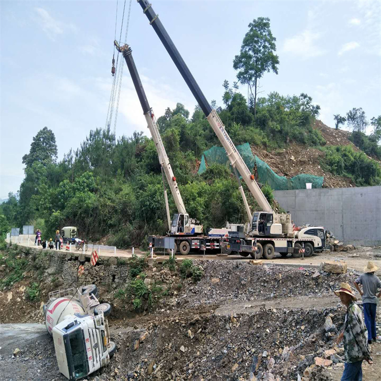 黄潭镇汽车掉沟里叫吊车救援要多少钱